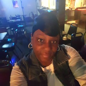 Meet your Posher, Debra